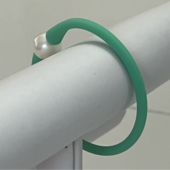 FRESH WATER PEARL Bracelet | NEW! | Silicone Jelly Band - Picture 6 of 13